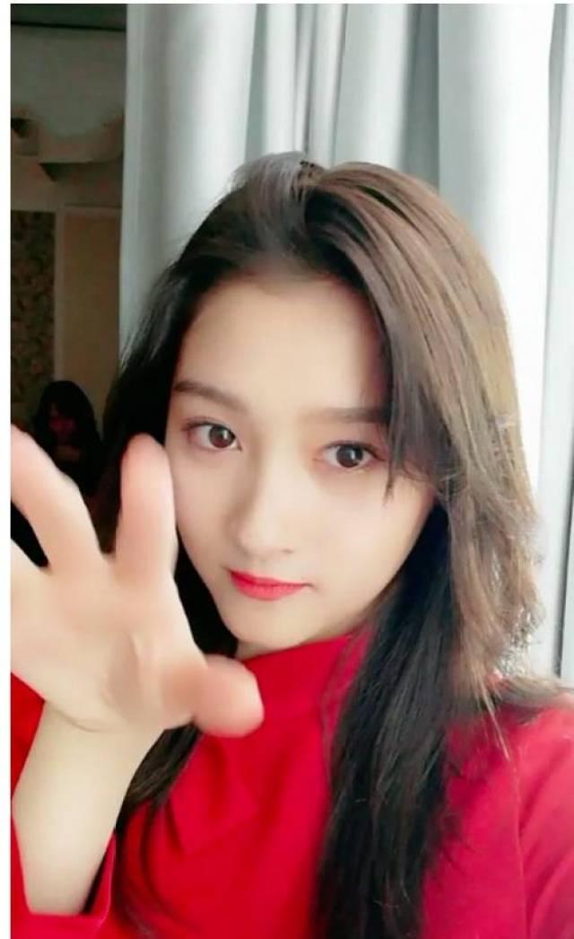 国产校花网曝自拍视频,青春校园风潮再起